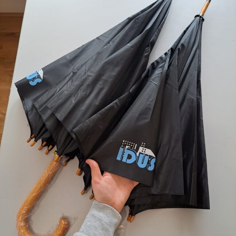 tisk na dežnike za podjetje idus