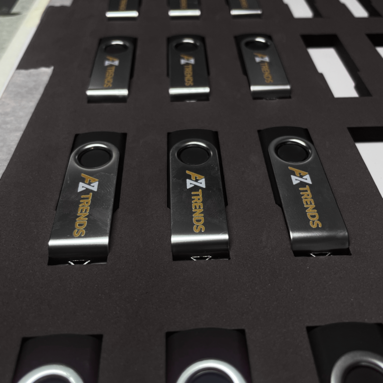 personalizirani USB ključki za poslovna darila podjetja AZ trends