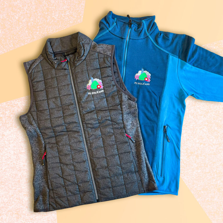 Strojno vezenje logotipa na brezrokavnike in športne flise za Planinsko društvo Poljčane